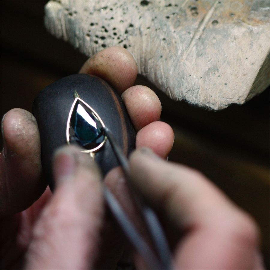 Ebony drop earrings Totem | OR EBRETT GC